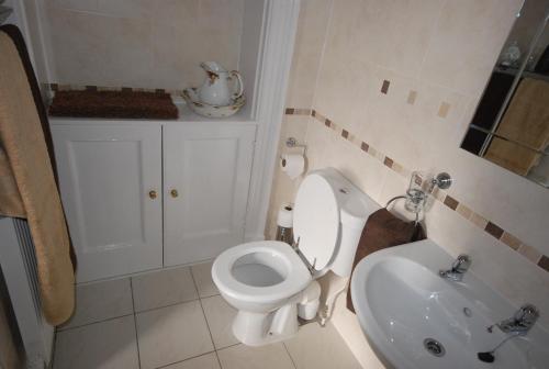 Bathroom, Gramarcy House in Brechin