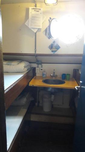 Intersail Hostel - Christina