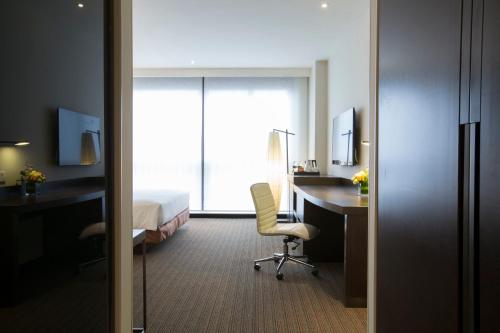 room detail thumbnail 1