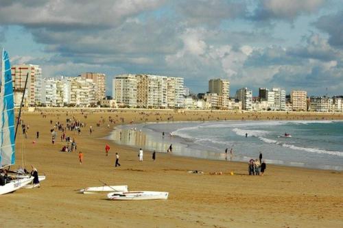 STUDIO MEUBLE Face mer vue imprenable sur la mer, parking et fibre gratuits