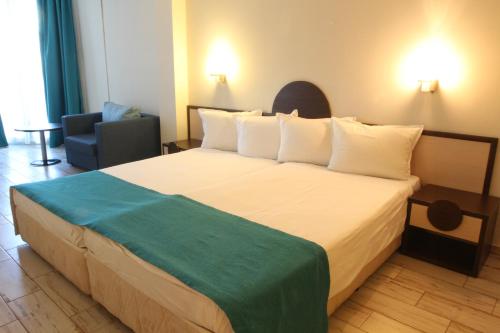 Smartline Meridian Hotel - 샤워실