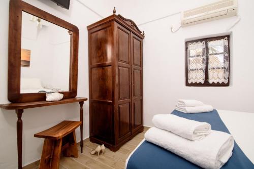 Santorini Crystal Blue Boutique Hotel - image 11