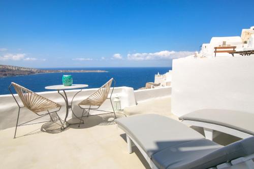 Deluxe Suite with Sunset View image 9