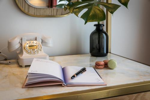 Rose Bourbon - image 5