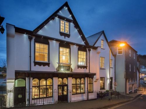 Modern Apartment In Dartmouth Devon Near Sea