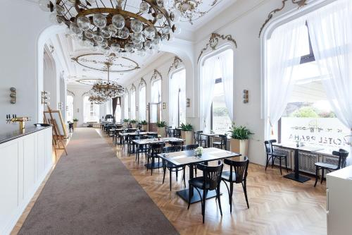 Restoran, B&B Hotel Praha in Novy Jicin