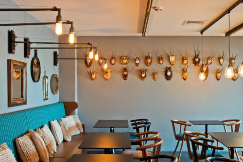 Urban Lodge Hotel - image 14