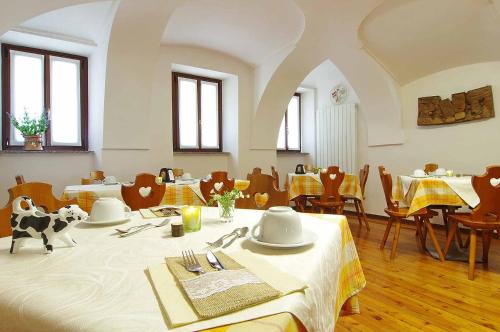 Restorāns, Ostello Ou Crierel in Lillianes