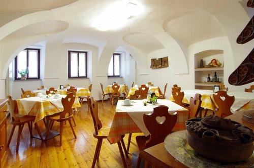 Restorāns, Ostello Ou Crierel in Lillianes