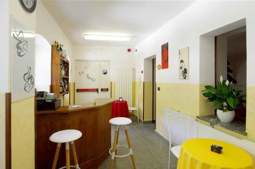 Krogs/atpūtas telpa, Ostello Ou Crierel in Lillianes