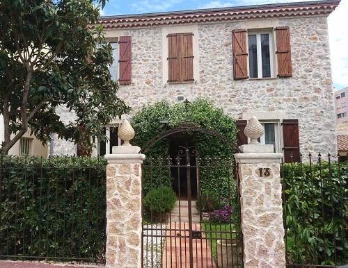 studio à la mer dans un Mas provençal