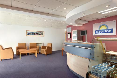 Vestabils, Days Inn by Wyndham Membury M4 in Lambourn