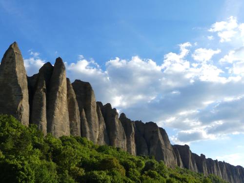 Közeli látványosságok, Les Vieux Murs in Volonne