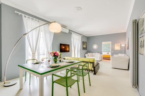 Rome As You Feel - Pellegrino Luxury Apartment with Balcony, Roma (foto 2)