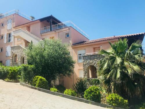 Appartement une chambre avec jardin dans residence avec piscine