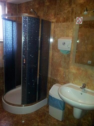 Hostel Maxim - image 13