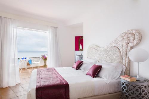 Junior Suite with Balcony and Sea View