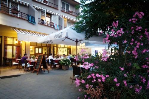 Вхід, Hotel Miramare in Малінска