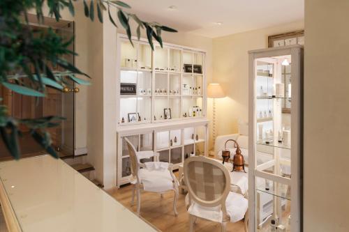 บริการนวด, โรงแรม เล โบรี แอนด์ สปา (Hotel Les Bories & Spa) in กอร์ด