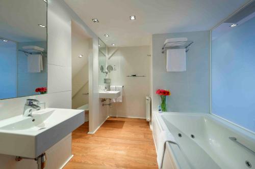 Exe Victoria Palace - image 3