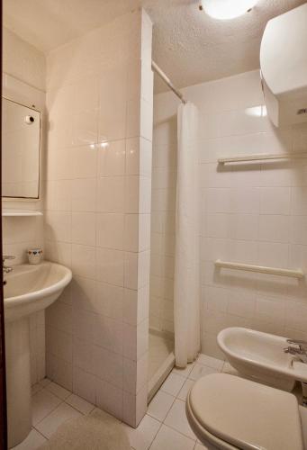 Castello House - image 11