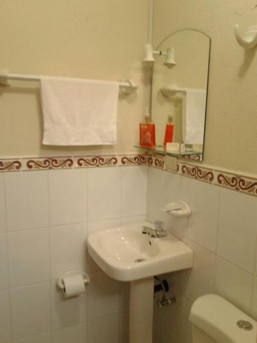 Bathroom, Hotel Bethel in Coban