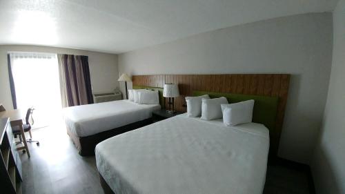 Garden City Inn - image 7