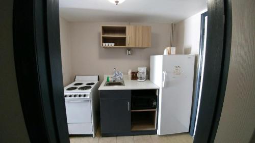 Garden City Inn - image 6