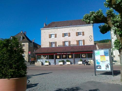 Entrada, Hotel de la Poste in Pouilly-en-Auxois