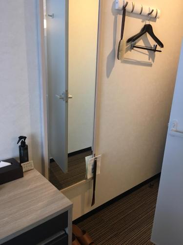 Single Room - Non Smoking image 4