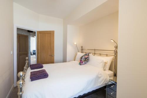 Kingsway Apartment - main image