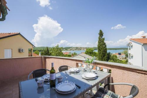  Apartment Soline 5449a in 51514 Dobrinj
