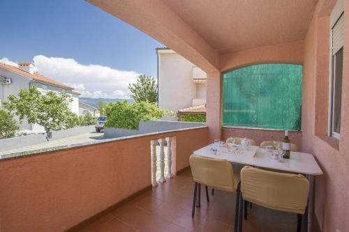  Apartment Soline 5449c in 51514 Dobrinj