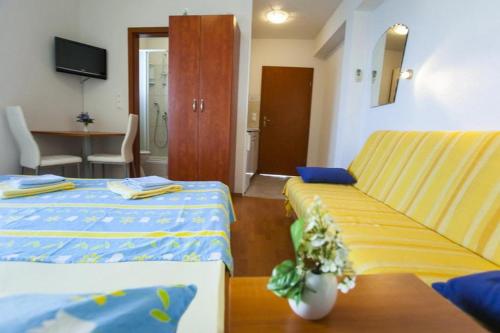 Apartments by the sea Drasnice Makarska - 6697 - image 7