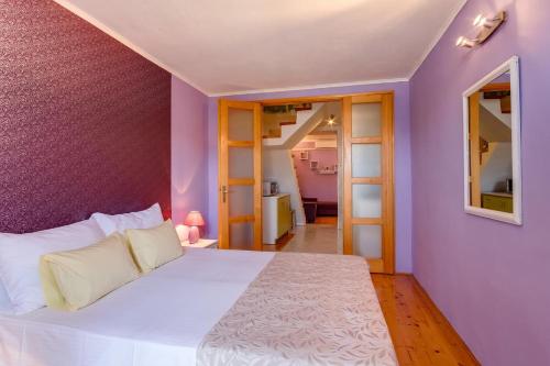 Two-Bedroom Apartment with Terrace and Sea View image 2