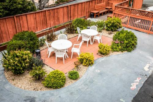 Pelican Inn - image 39