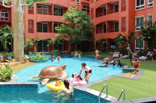 Swimming pool, Seven Seas Jomtien Dream near ALANGKARN