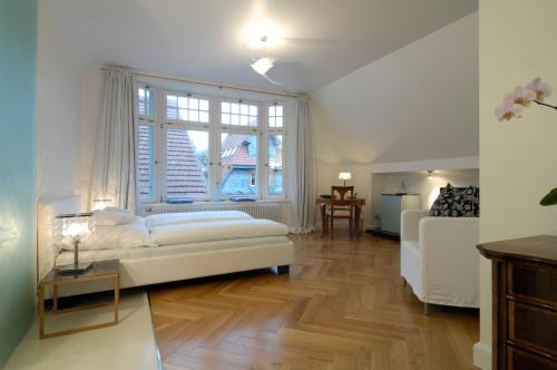 Superior Double Room image 8