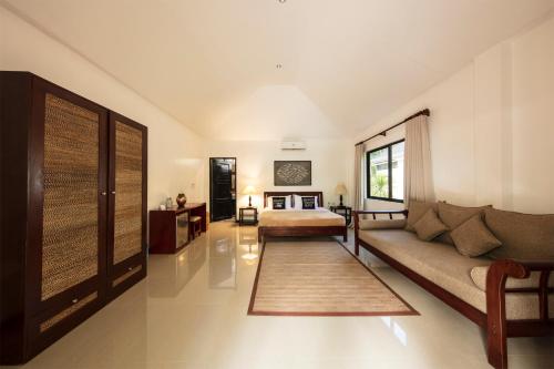 Cabilao Sanctuary Beach & Dive Resort in Loon