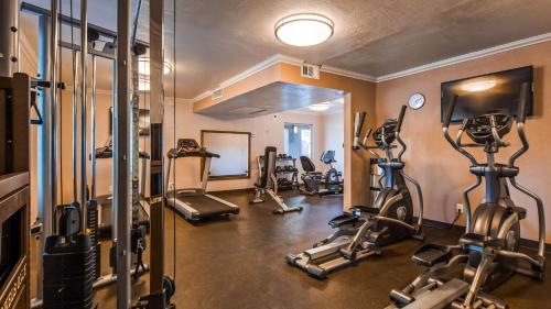 Best Western InnSuites Phoenix Hotel & Suites - image 8