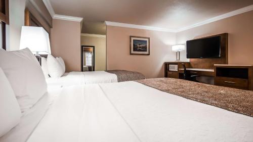 Best Western Bishop Lodge Room Type - Queen Room with Two Queen Beds - Non-Smoking
