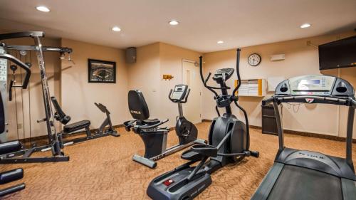 Best Western Plus Twin View Inn & Suites - image 7