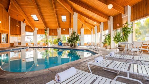 . Best Western Plus Corning Inn