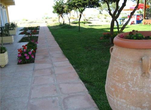 Baladinos Apartments - image 5