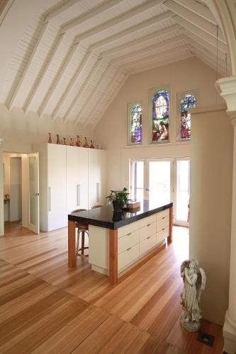 virtuve, A Tassie Church in Kempton