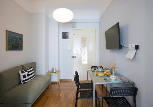 Attractive Flat near the Acropolis Museum & Metro Station by Athenian Homes, Atény (fotografie 7)