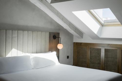 ICON Wipton by Petit Palace - image 2