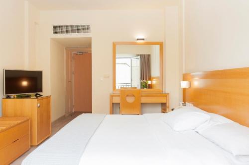 Athinais Hotel - image 6