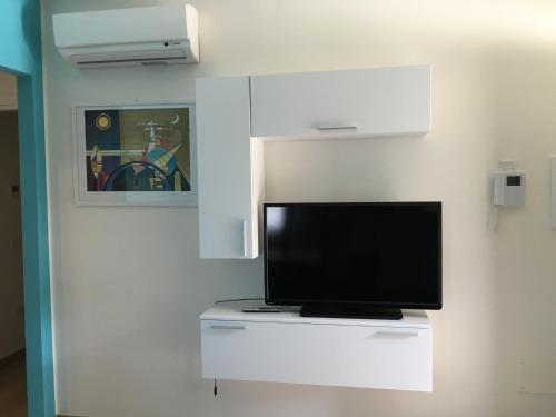 Two-Bedroom Apartment image 6
