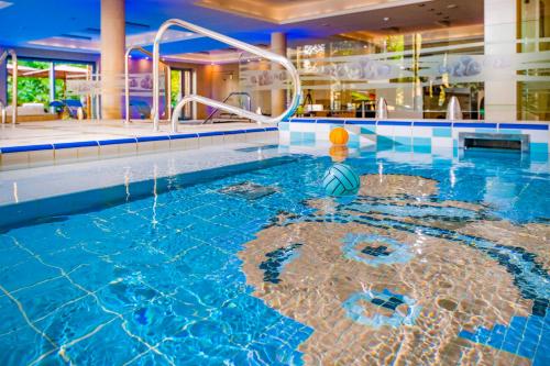 Betekints Wellness Hotel - image 8